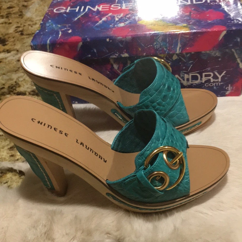Chinese Laundry Amore Woman’s High heel Sandal Shoe NEW Aqua color Various Sizes - Picture 2 of 11